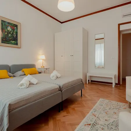 Bauhaus Literary Apartment *
